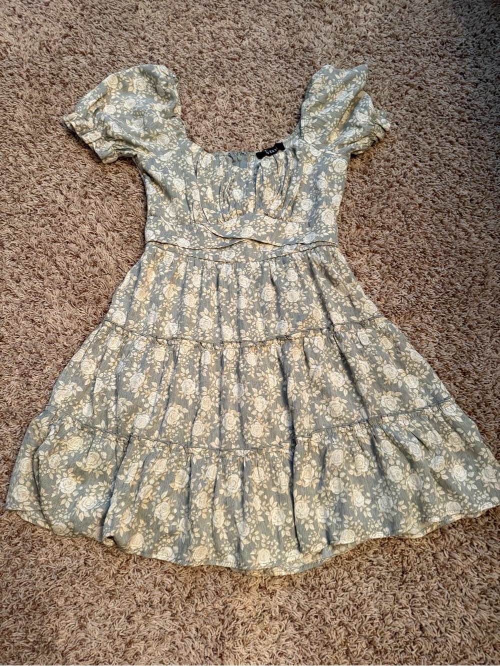 Trixxi Sage Green Floral Puff‑Sleeve Tiered Mini Dress